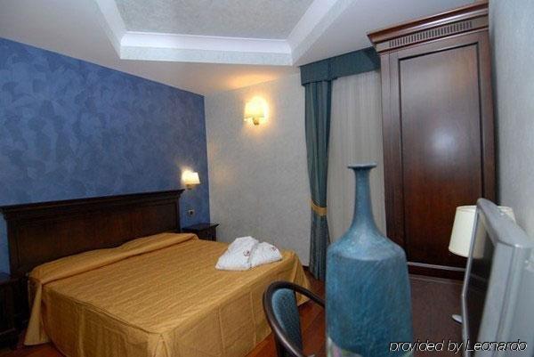 Hotel Teocrito 3*